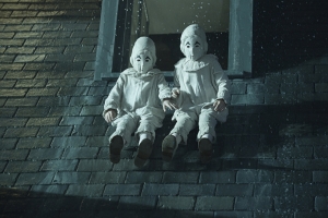 thomas-joseph-odwell-as-the-twins-in-miss-peregrines-home-for-peculiar-children